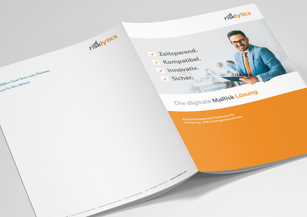 Design einer Broschüre für die Risklytics GmbH - Außenseiten